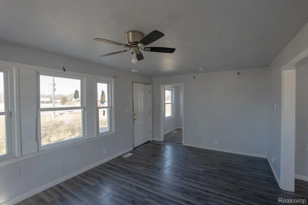 8508 N Saginaw Road Genesee Charter Township MI 48458