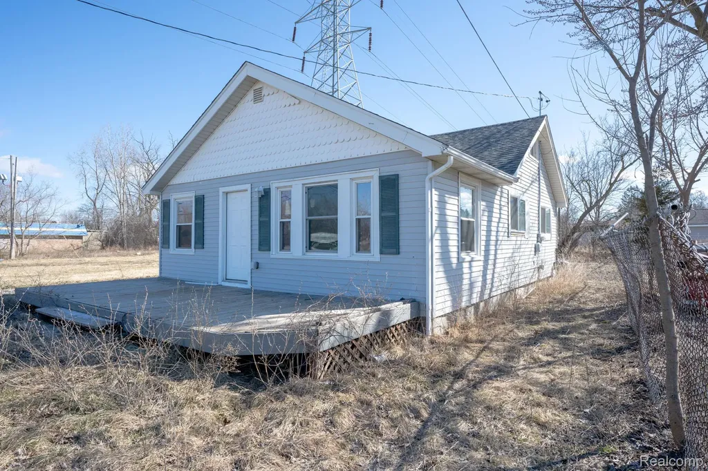 8508 N Saginaw Road Genesee Charter Township MI 48458