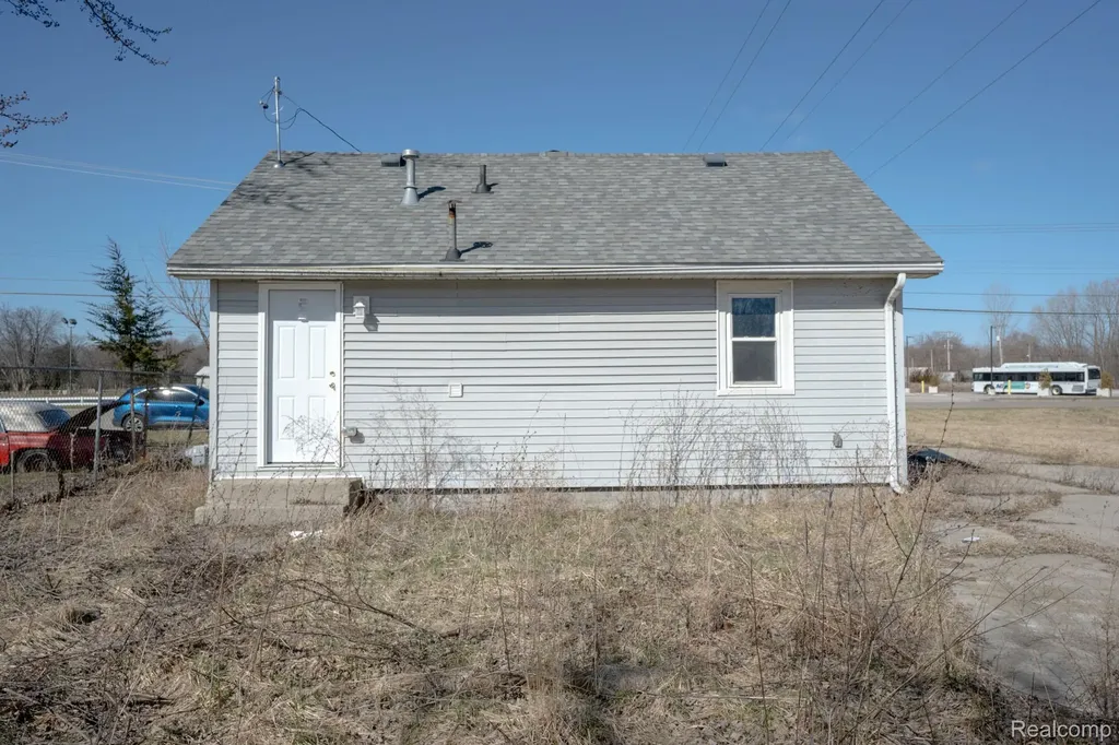 8508 N Saginaw Road Genesee Charter Township MI 48458