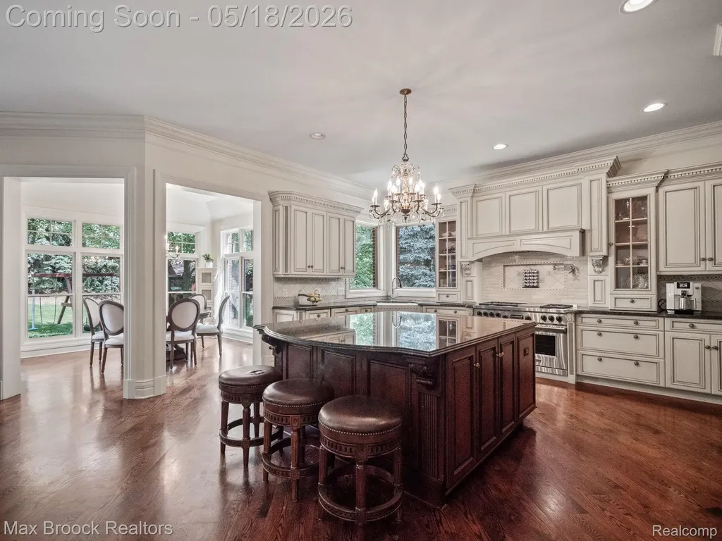 528 Barrington Court Bloomfield Hills City MI 48304