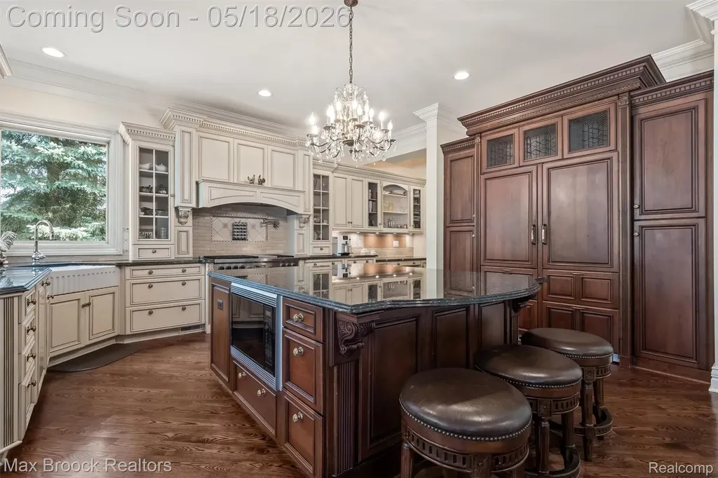 528 Barrington Court Bloomfield Hills City MI 48304