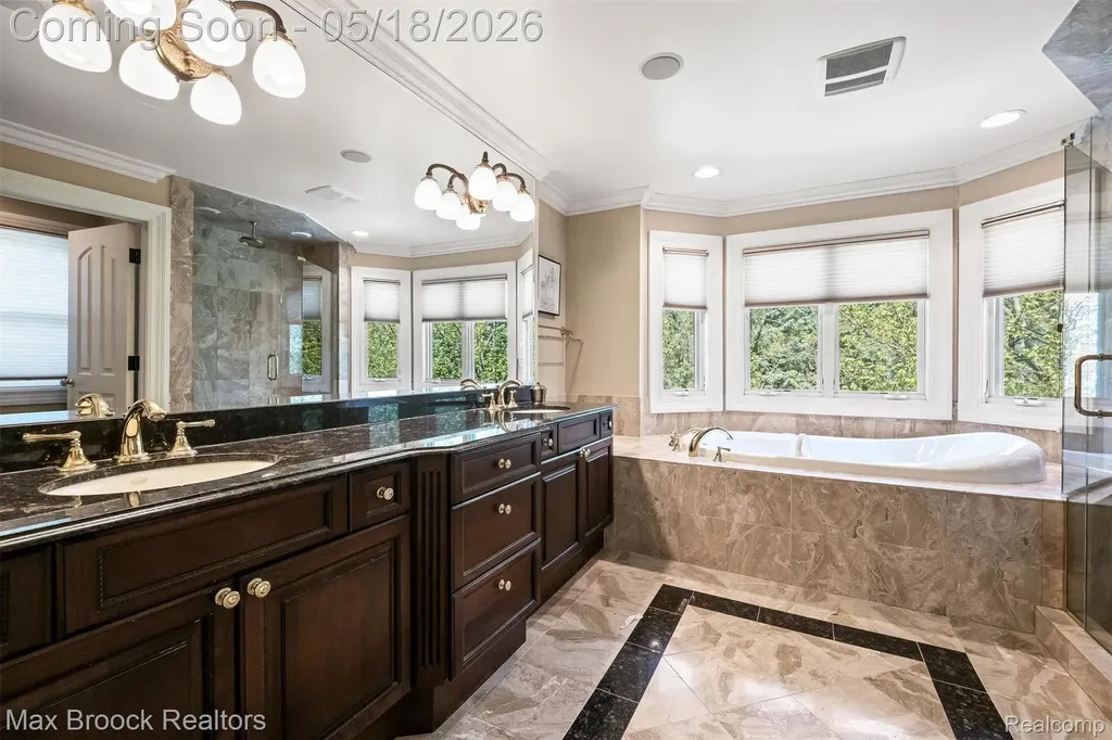 528 Barrington Court Bloomfield Hills City MI 48304