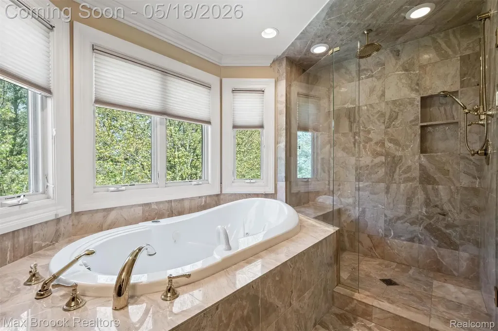 528 Barrington Court Bloomfield Hills City MI 48304