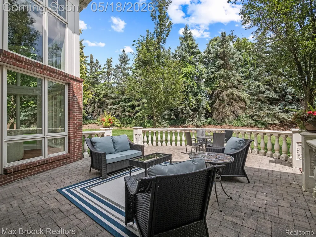 528 Barrington Court Bloomfield Hills City MI 48304