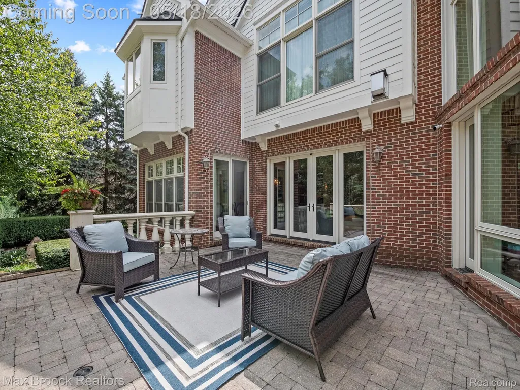 528 Barrington Court Bloomfield Hills City MI 48304