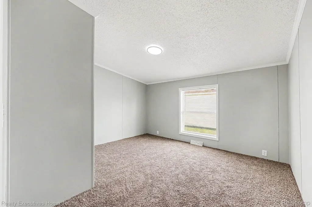59587 Susan Lane N. New Haven Village MI 48048