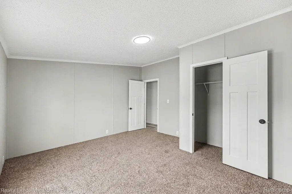 59587 Susan Lane N. New Haven Village MI 48048
