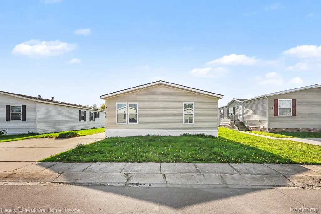 59587 Susan Lane N. New Haven Village MI 48048