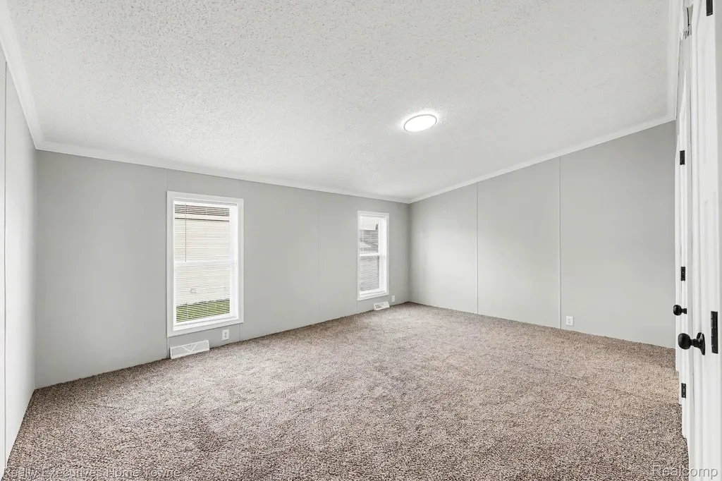 59587 Susan Lane N. New Haven Village MI 48048