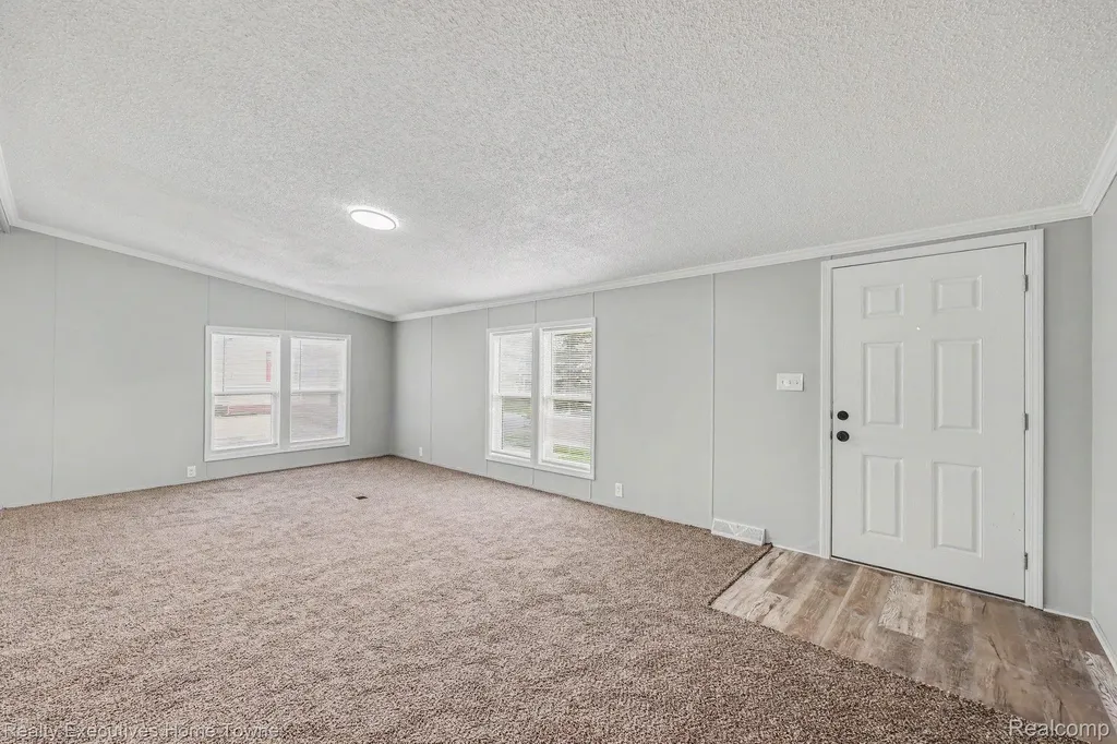 59587 Susan Lane N. New Haven Village MI 48048