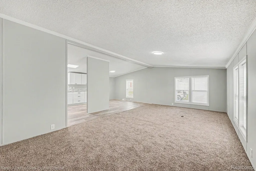 59587 Susan Lane N. New Haven Village MI 48048
