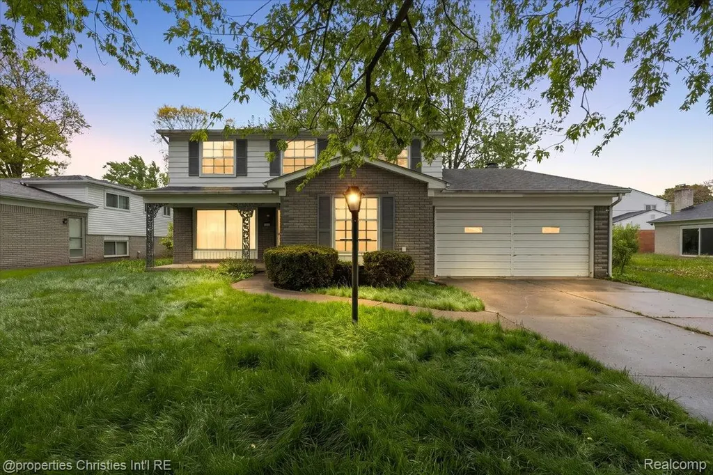 21889 Potomac Street Southfield City MI 48076