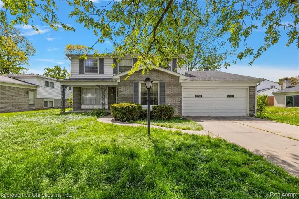 21889 Potomac Street Southfield City MI 48076