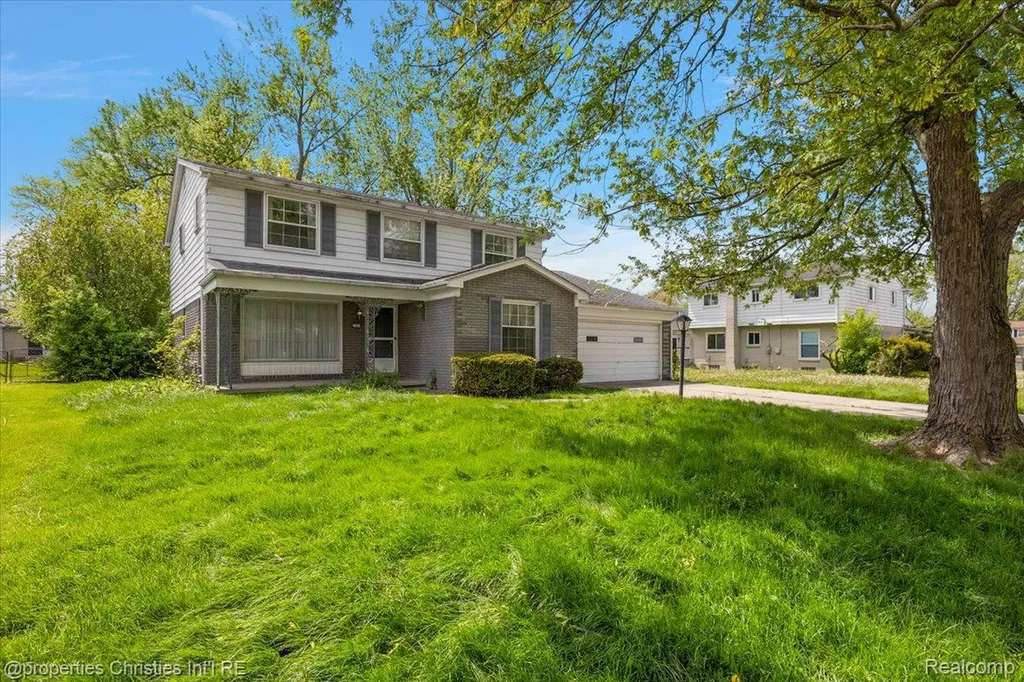 21889 Potomac Street Southfield City MI 48076