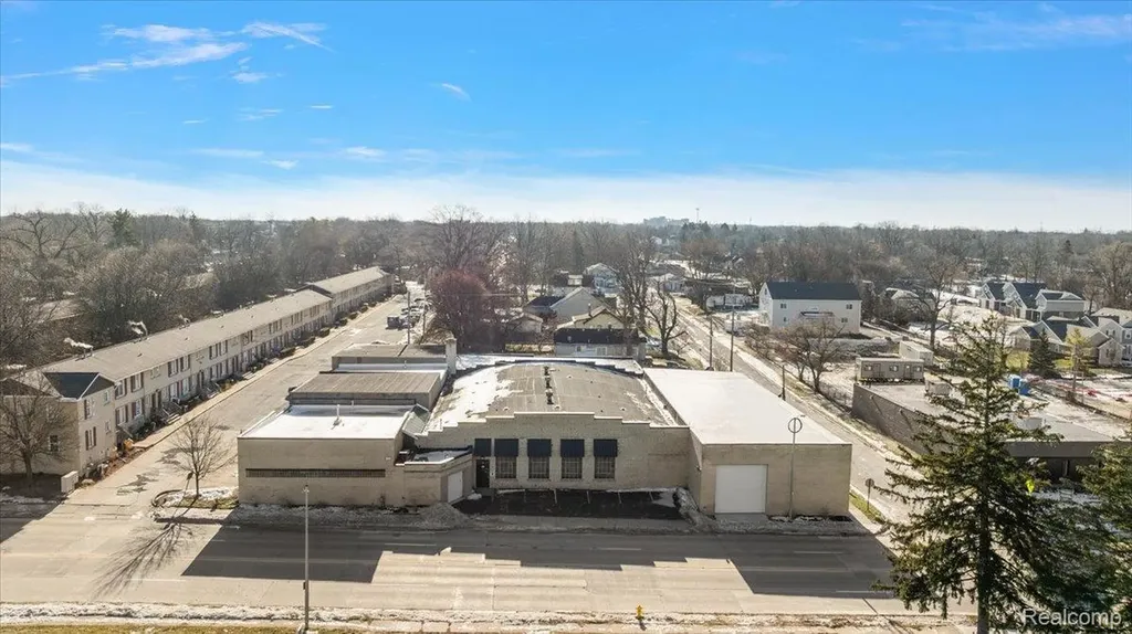 500 Auburn Avenue Pontiac City MI 48342
