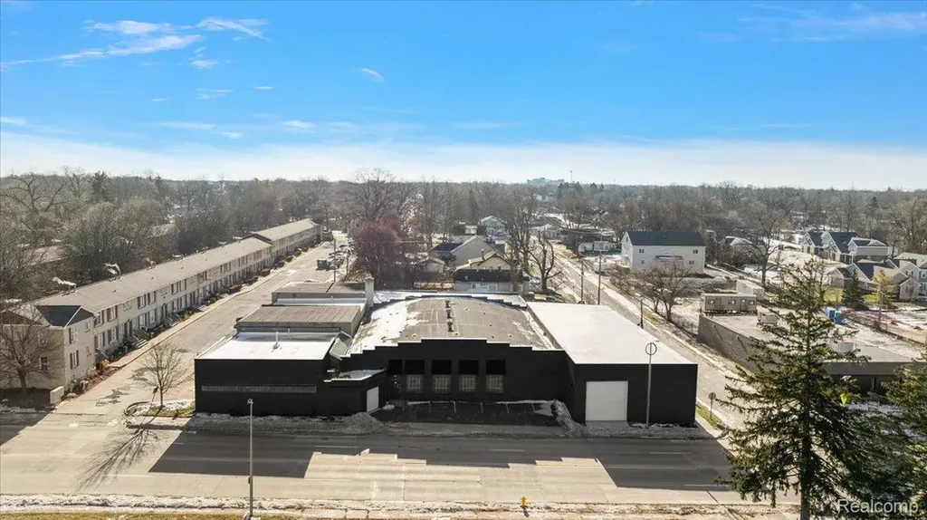 500 Auburn Avenue Pontiac City MI 48342