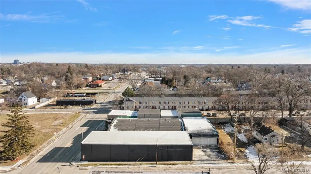 500 Auburn Avenue Pontiac City MI 48342