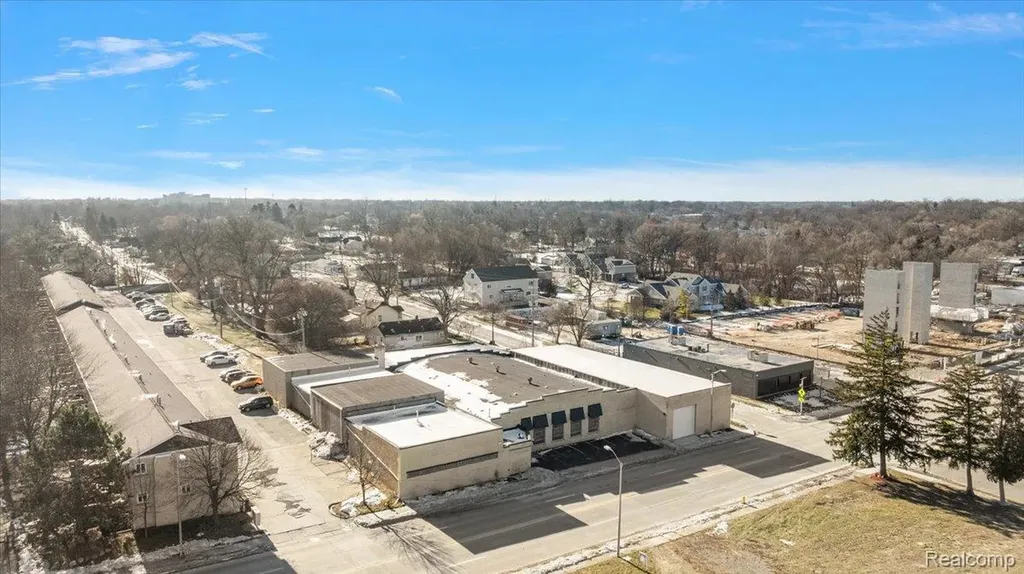 500 Auburn Avenue Pontiac City MI 48342
