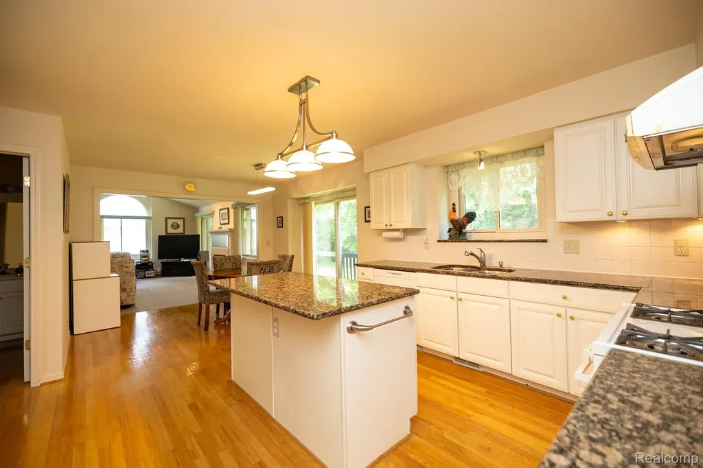6926 Alden Drive West Bloomfield Charter Township MI 48324
