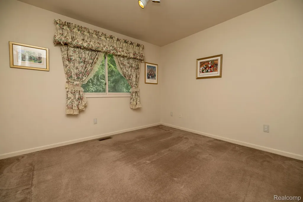 6926 Alden Drive West Bloomfield Charter Township MI 48324