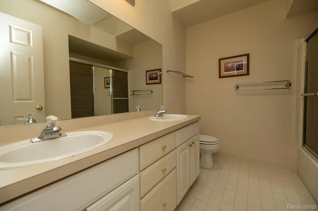 6926 Alden Drive West Bloomfield Charter Township MI 48324