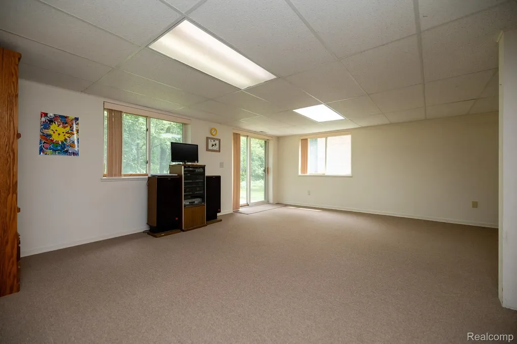 6926 Alden Drive West Bloomfield Charter Township MI 48324