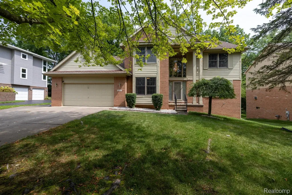 6926 Alden Drive West Bloomfield Charter Township MI 48324