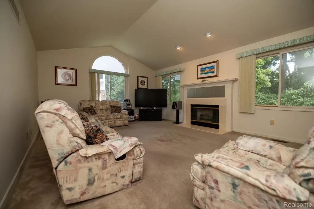 6926 Alden Drive West Bloomfield Charter Township MI 48324