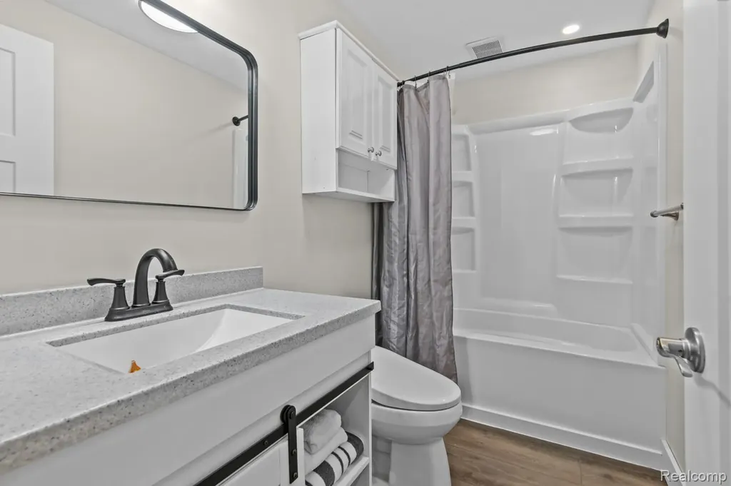 1035 Engelhardt Strasse Street Spring Arbor Township MI 49201