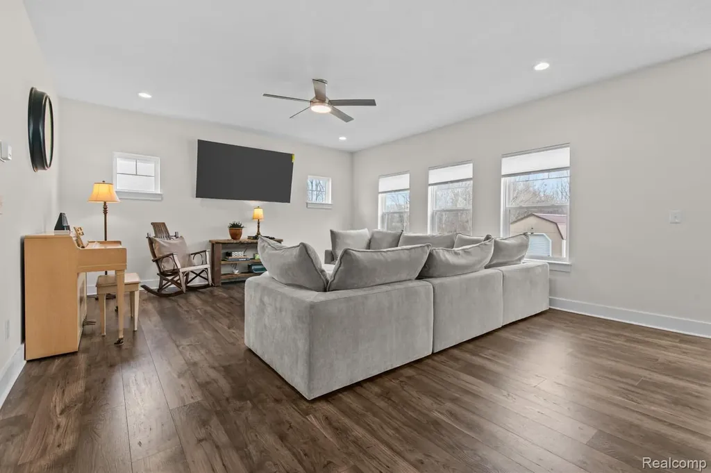 1035 Engelhardt Strasse Street Spring Arbor Township MI 49201