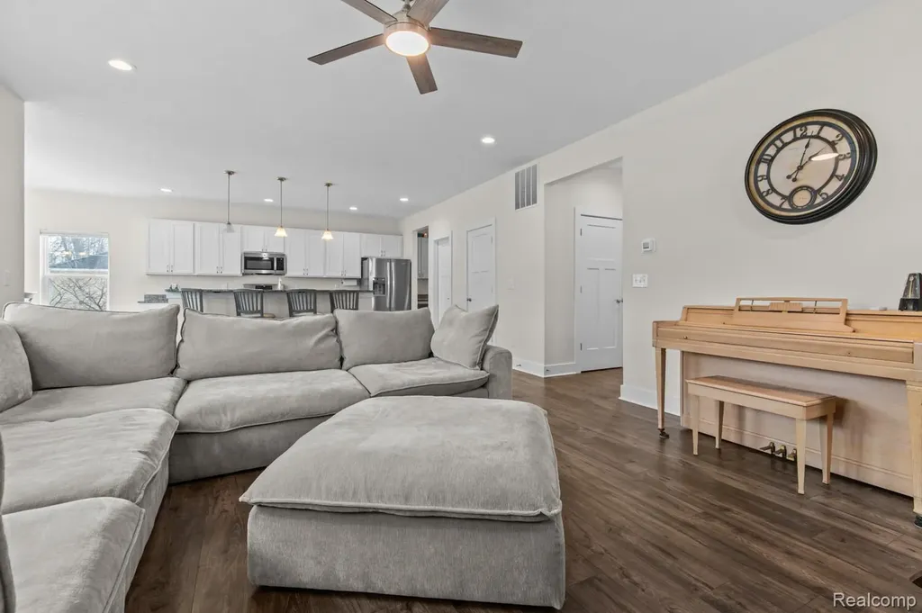 1035 Engelhardt Strasse Street Spring Arbor Township MI 49201