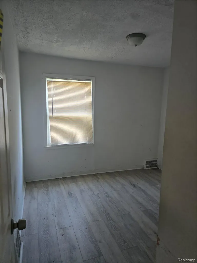 8245 Brace Street Detroit City MI 48228