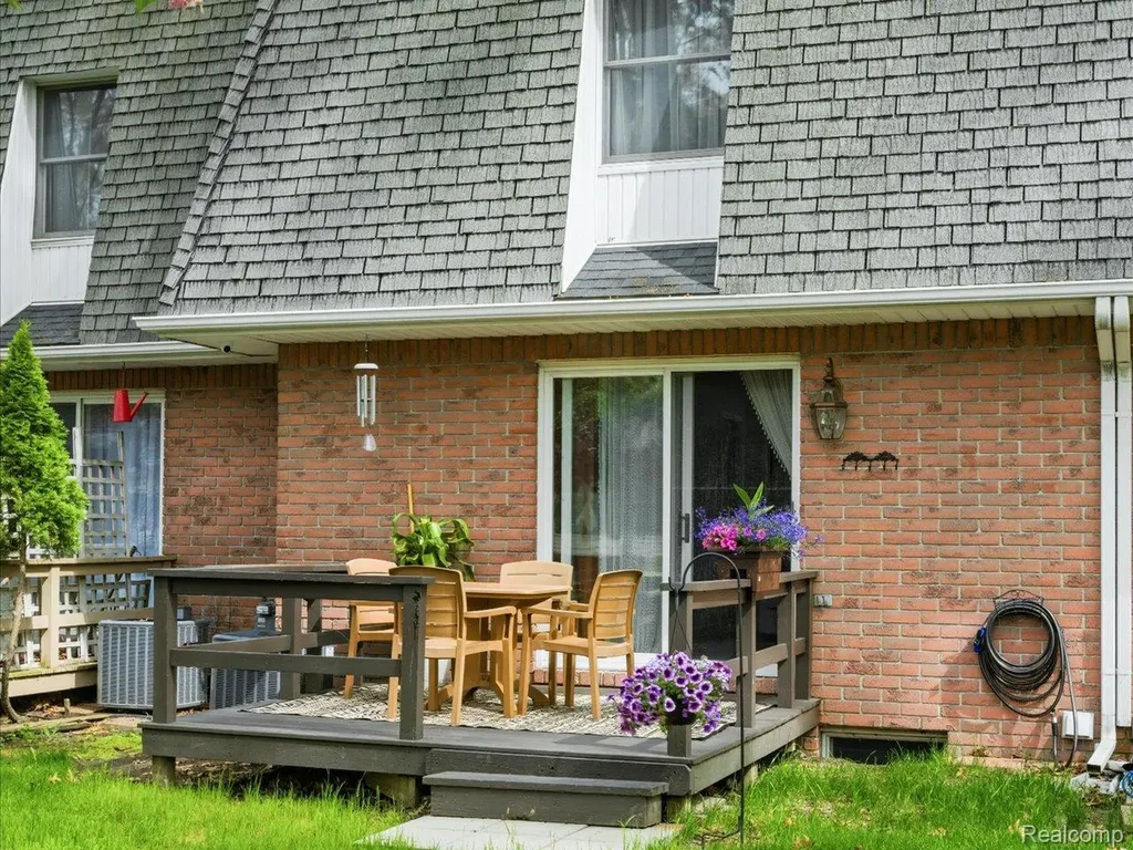 3969 Butternut Court Port Huron City MI 48060