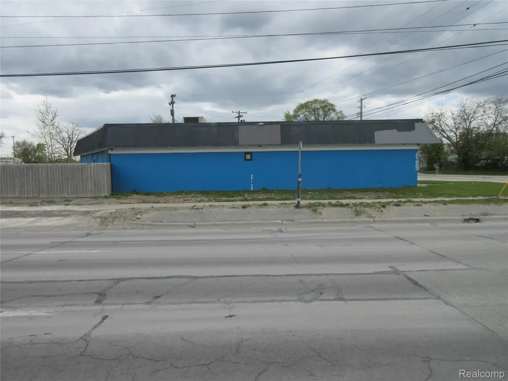 21665 Groesbeck Highway Warren City MI 48089
