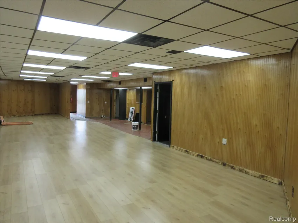21665 Groesbeck Highway Warren City MI 48089