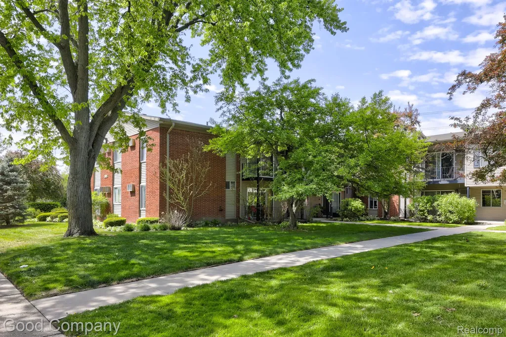 3915 Benjamin Avenue Royal Oak City MI 48073