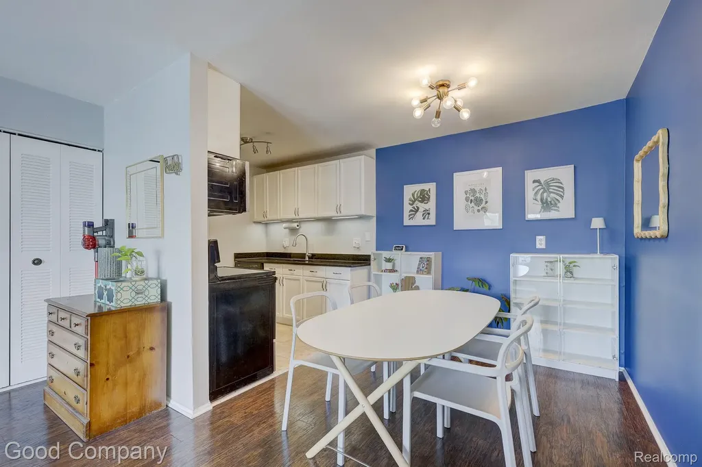 3915 Benjamin Avenue Royal Oak City MI 48073