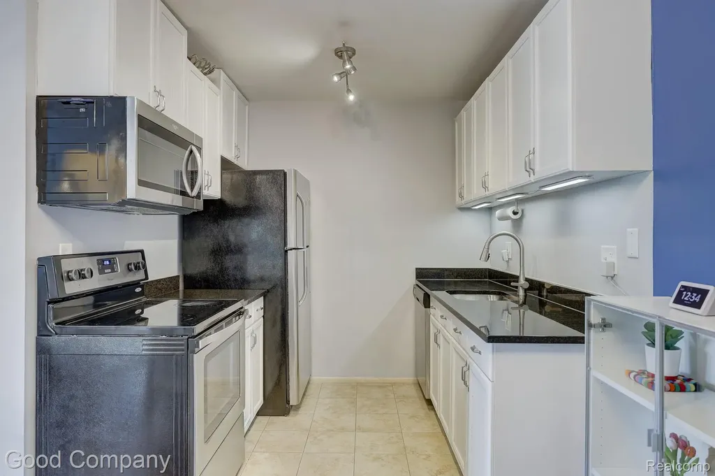 3915 Benjamin Avenue Royal Oak City MI 48073