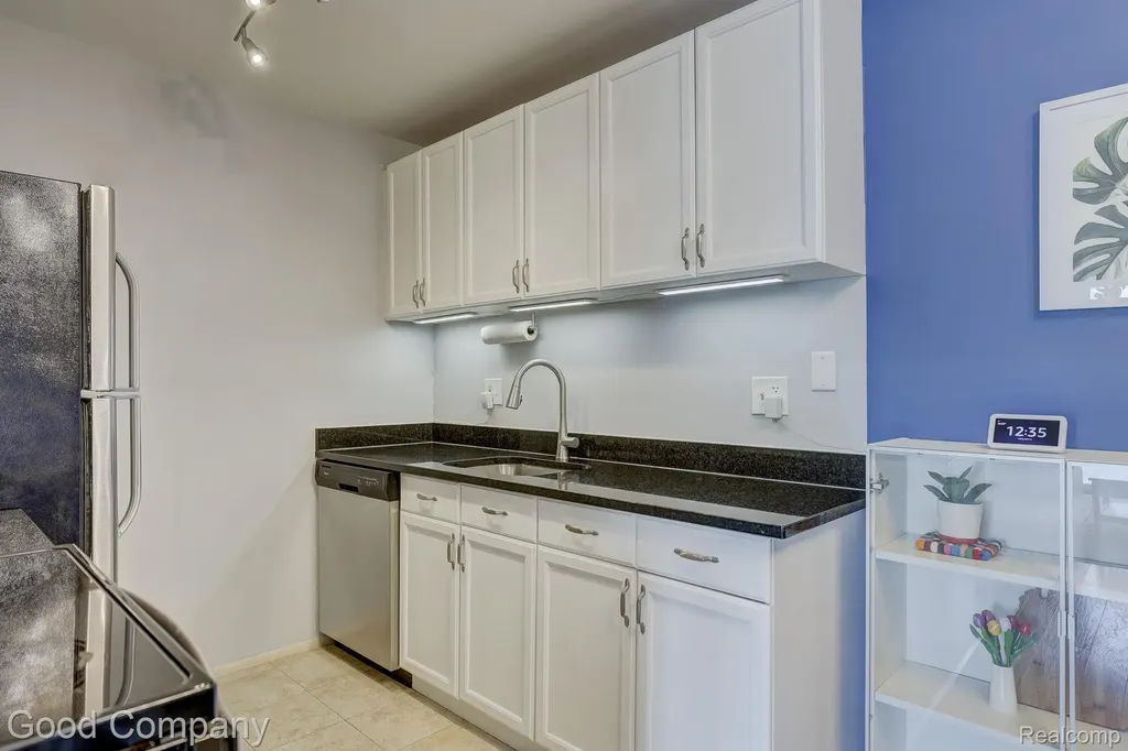3915 Benjamin Avenue Royal Oak City MI 48073