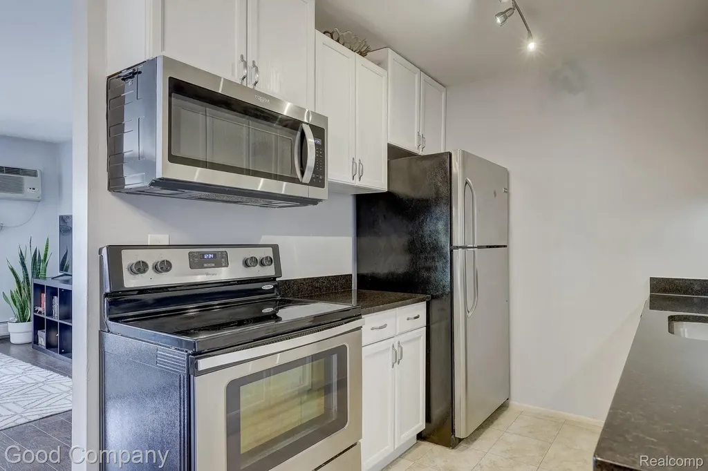 3915 Benjamin Avenue Royal Oak City MI 48073