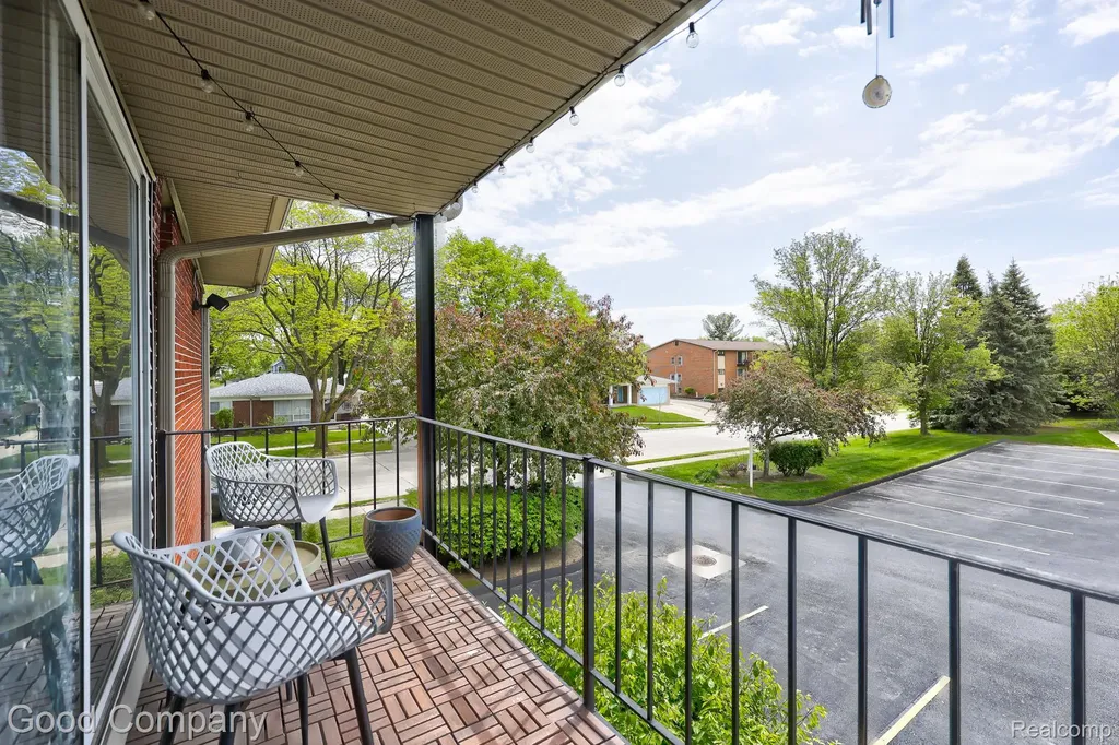 3915 Benjamin Avenue Royal Oak City MI 48073