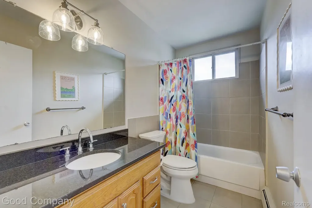 3915 Benjamin Avenue Royal Oak City MI 48073