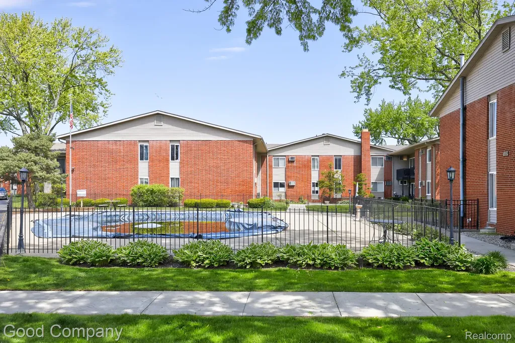 3915 Benjamin Avenue Royal Oak City MI 48073