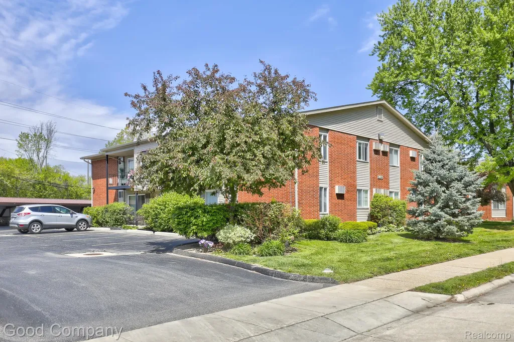 3915 Benjamin Avenue Royal Oak City MI 48073