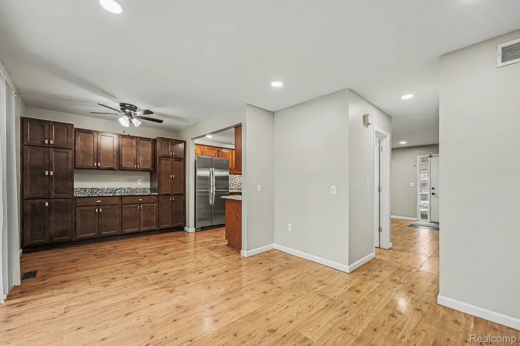 24483 Bashian Drive Novi City MI 48375