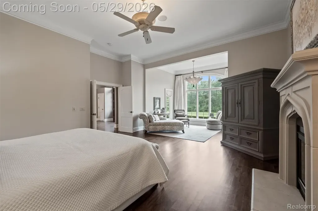 864 Pine Needle Trail Oakland Charter Township MI 48306