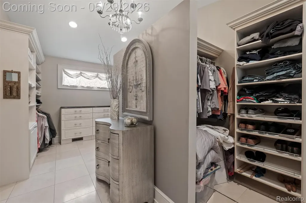 864 Pine Needle Trail Oakland Charter Township MI 48306