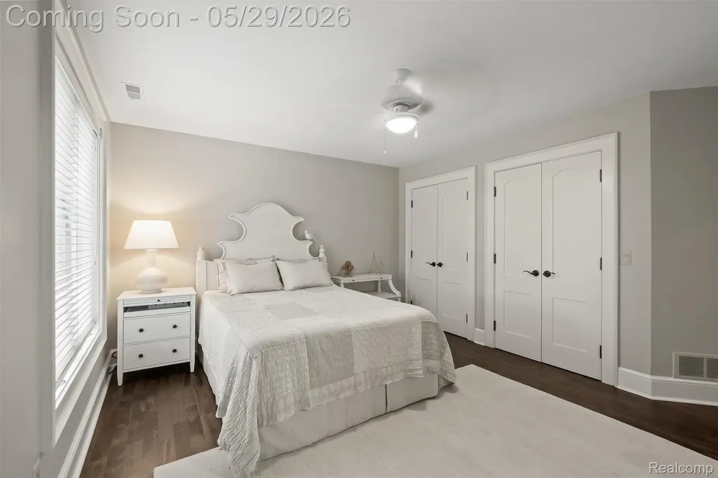 864 Pine Needle Trail Oakland Charter Township MI 48306