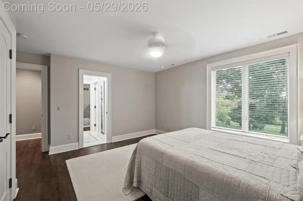 864 Pine Needle Trail Oakland Charter Township MI 48306
