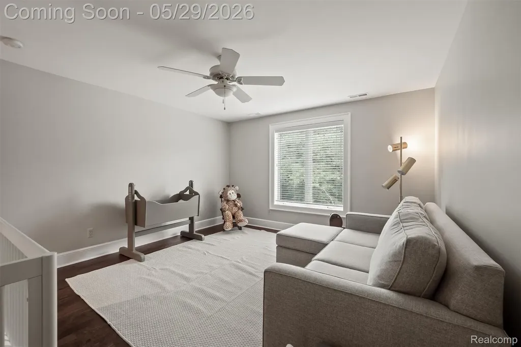 864 Pine Needle Trail Oakland Charter Township MI 48306